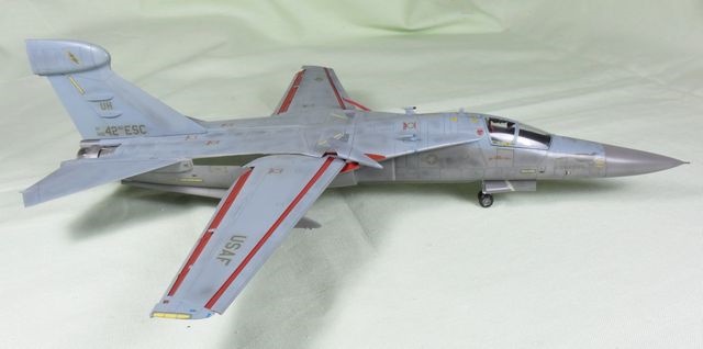 EF-111A_4