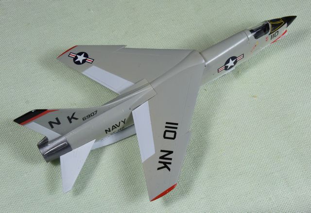 F-8_6
